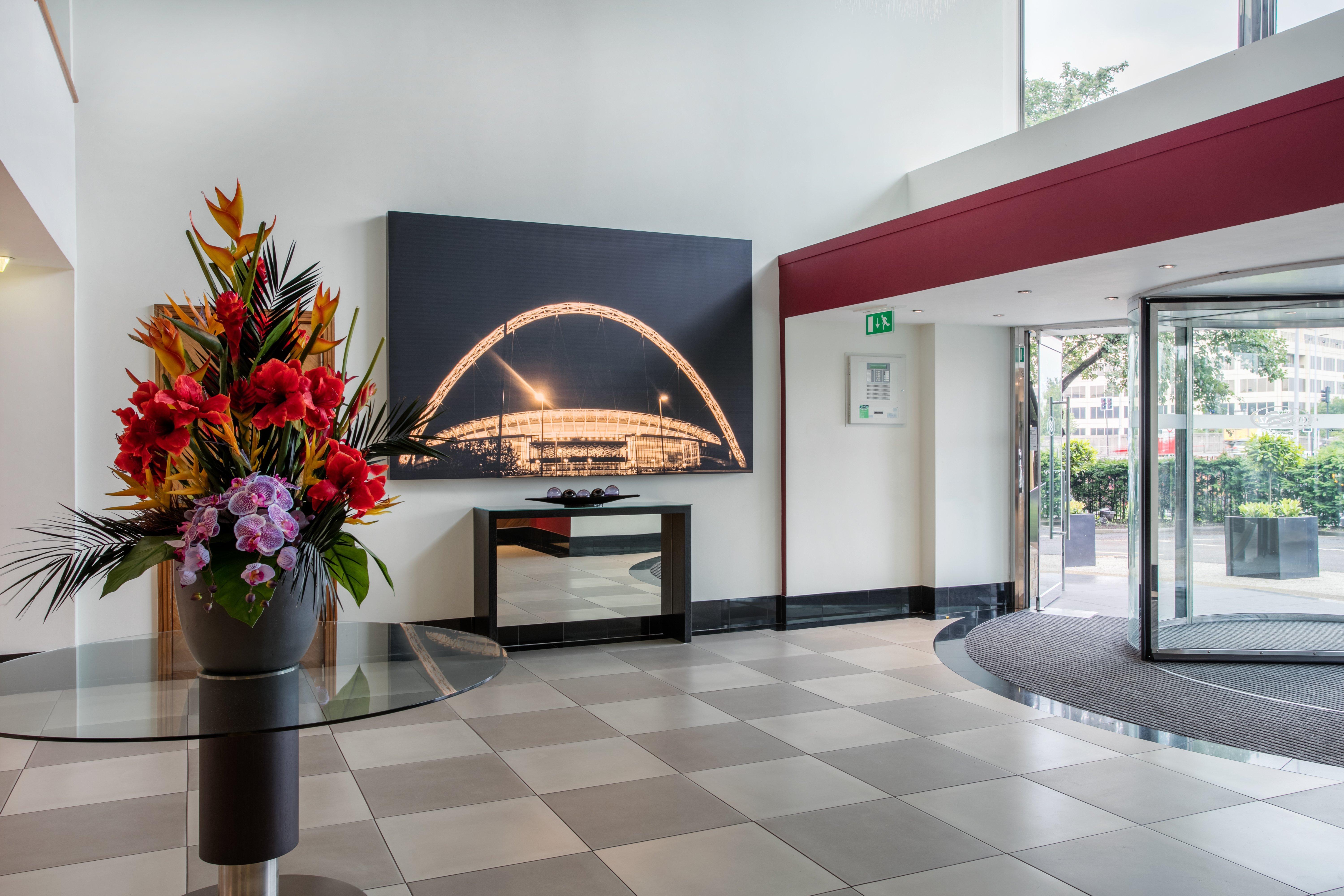 Crowne Plaza London Ealing By Ihg Hotel Eksteriør billede