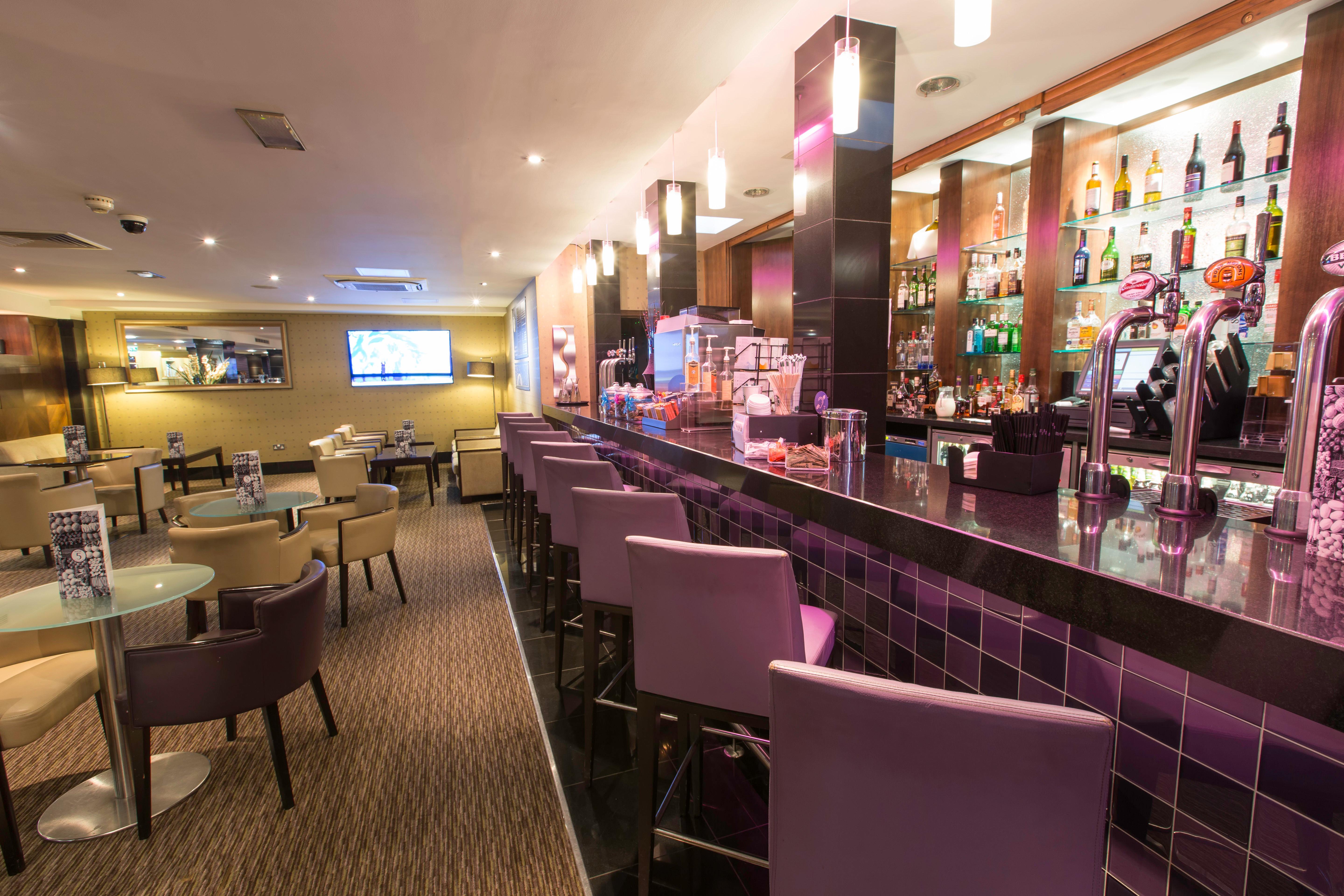 Crowne Plaza London Ealing By Ihg Hotel Eksteriør billede