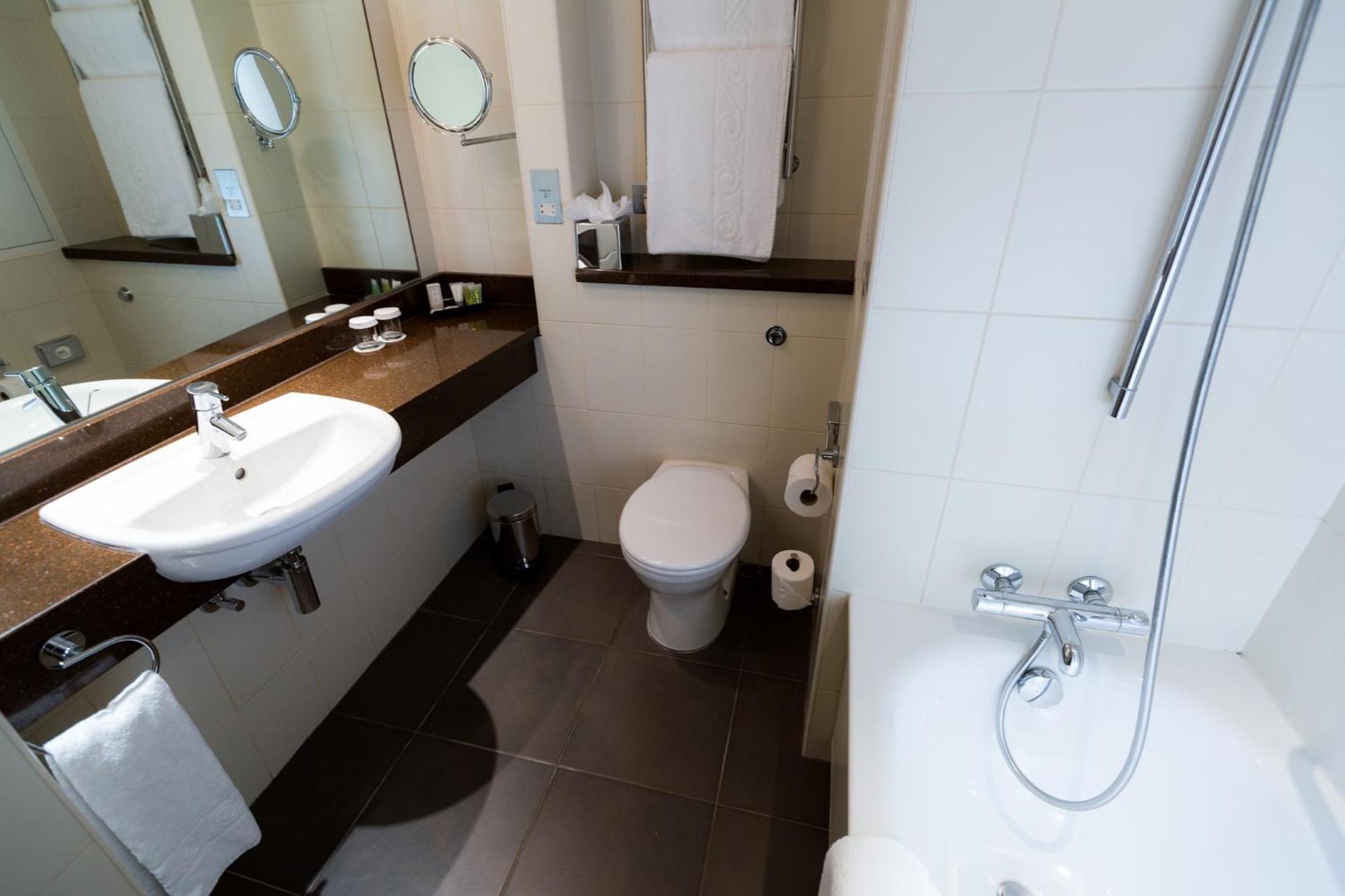 Crowne Plaza London Ealing By Ihg Hotel Eksteriør billede