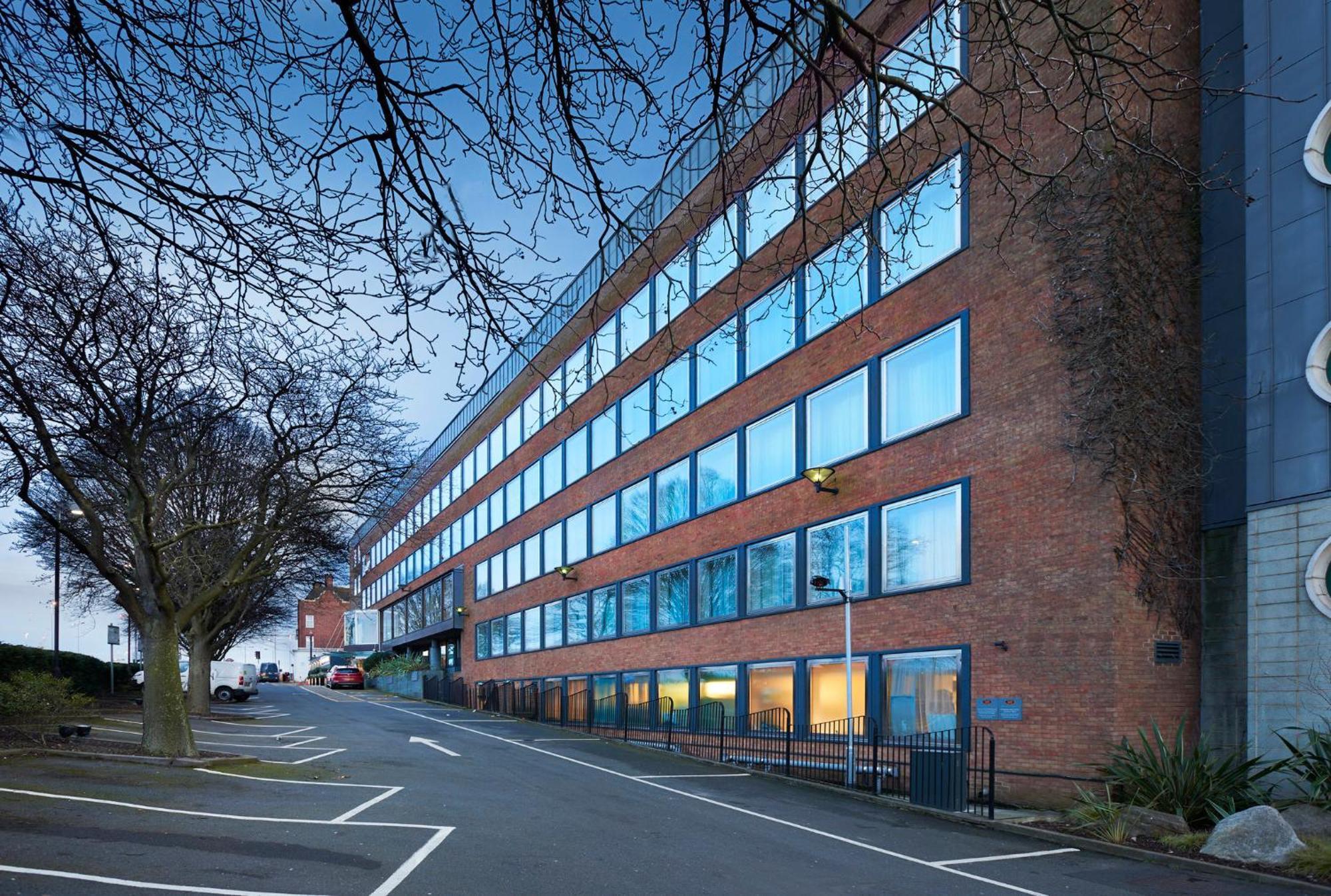 Crowne Plaza London Ealing By Ihg Hotel Eksteriør billede